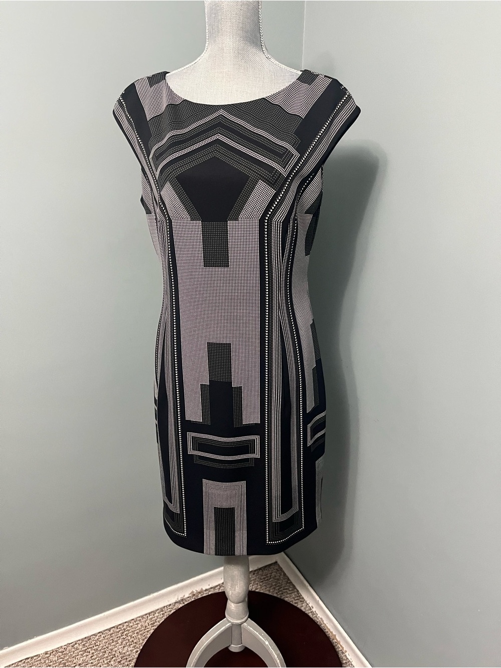 MAGGY LONDON sheath dress women’s size 14